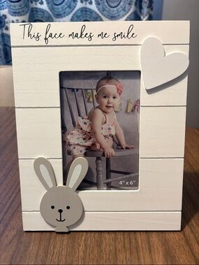NEW White 4x6 Photo Frame With Bunny Rabbit Heart  "This Face Makes Me Smile"
